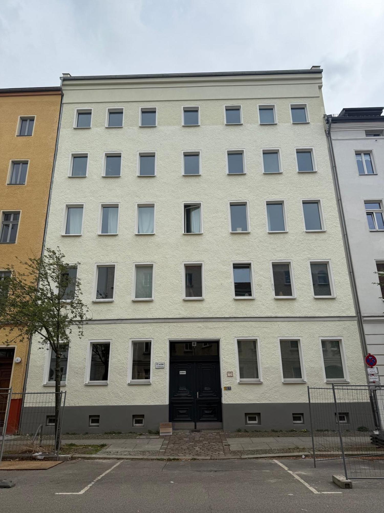 Newly Renovated In Ideal Location